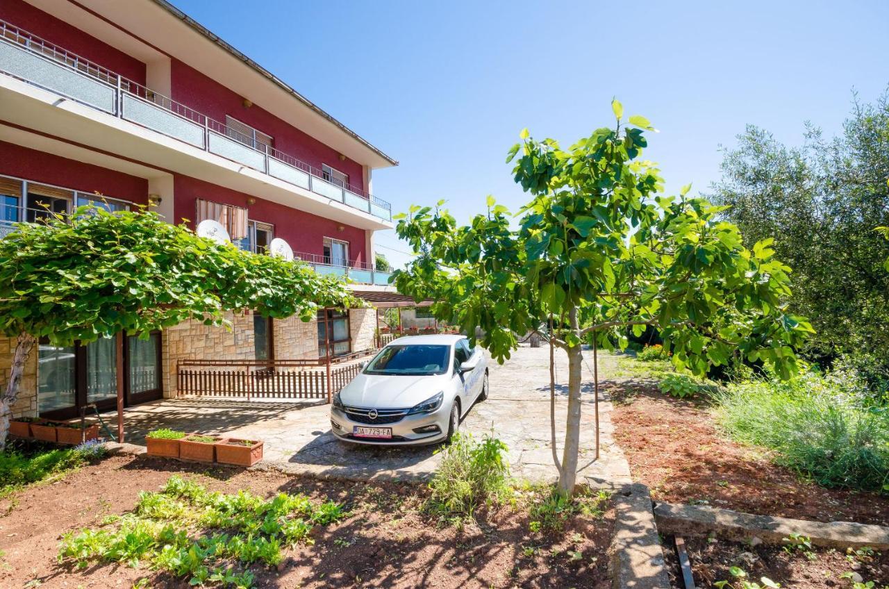 Apartments Mladen Jelica Icici Exterior foto